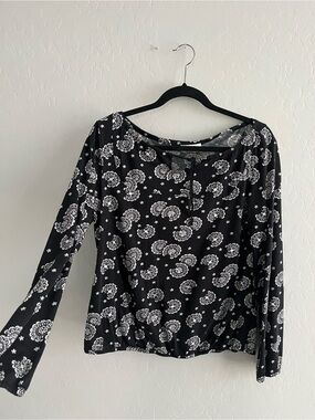 Black Paisley Floral Long-Sleeve Women’s Top with Keyhole Detailing